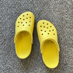 Yellow Crocs Mens 7 Womens 9